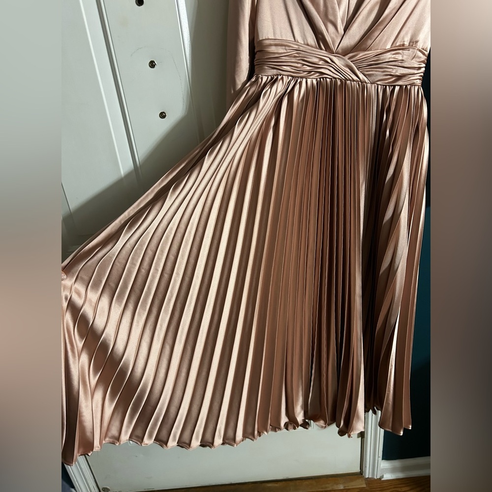 Mac Duggal Rose Pink Pleated Long Sleeve V-Neck Dress Size 6 - Picture 5 of 11